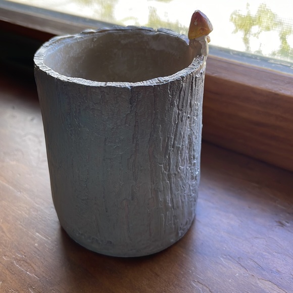 🌻3 for $25🌻 Small planter with cute animals - Picture 3 of 5